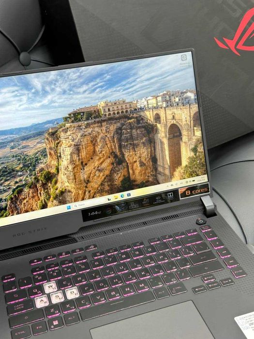 Игровой ноутбук ASUS ROG Strix