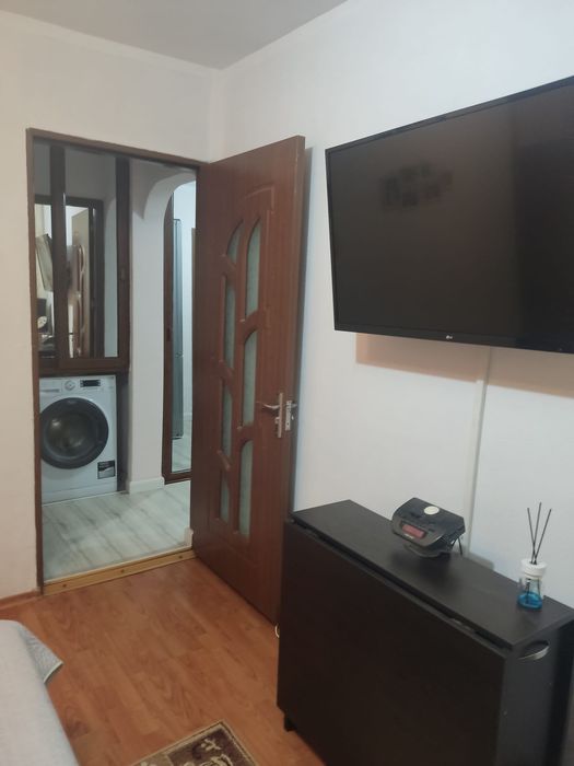 Vand apartament 2 camere decomandat