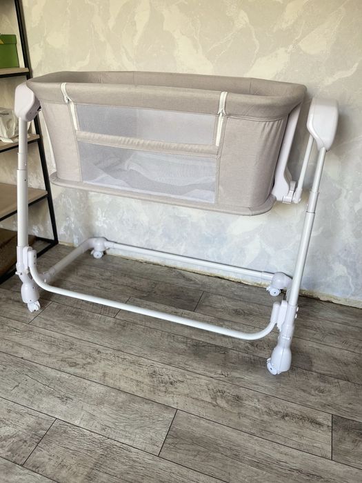 Продам кроватку манеж 2 в одном