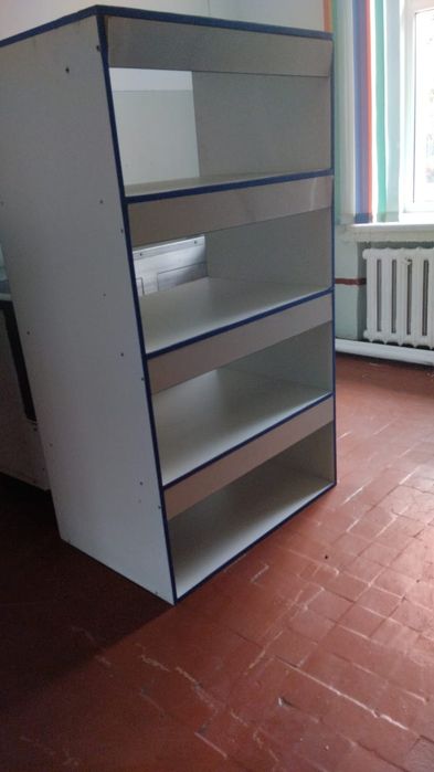Продам полки в хорошем состоянии