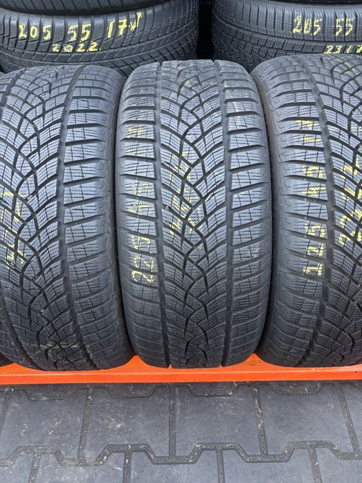 Anvelope Iarna 225/45/17 GoodYear UltraGrip Performance 225 45 17 R17