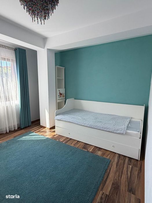 Apartament cu 2 camere, balcon deasupra pârâului și vedere spre pădure