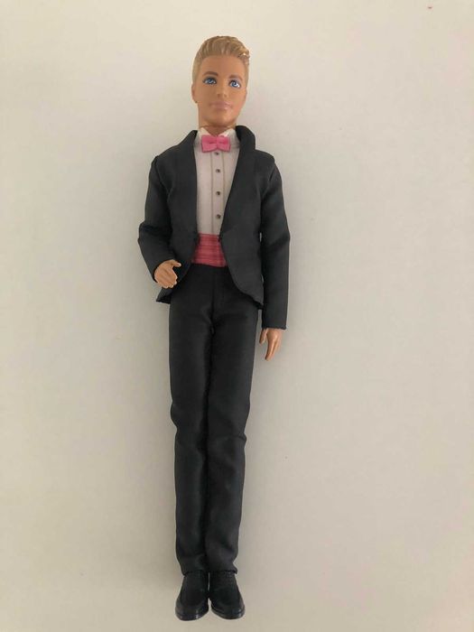 Кукла кен с костюм