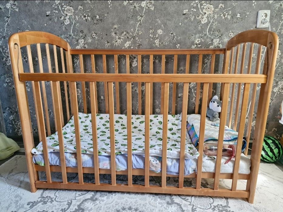 Детская кроватка