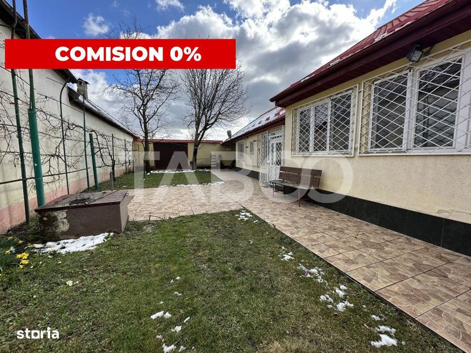 Casa familiala pentru locuit sau vacanta , spatioasa si confortabila .