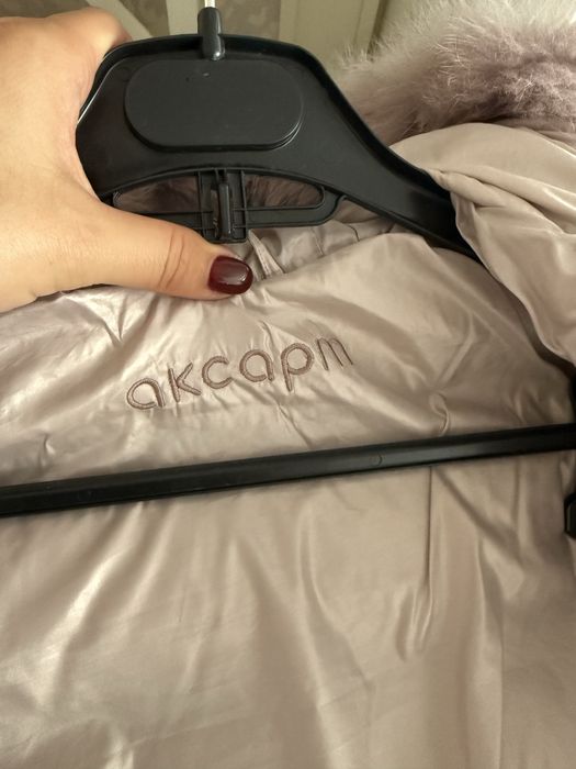 Продам пуховик доя девочки