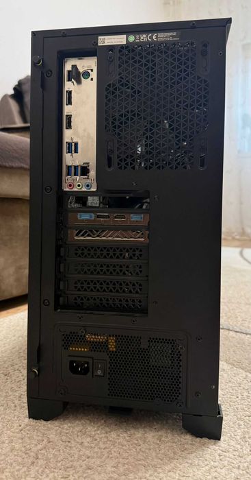 Vand PC Full AMD  (descriere)