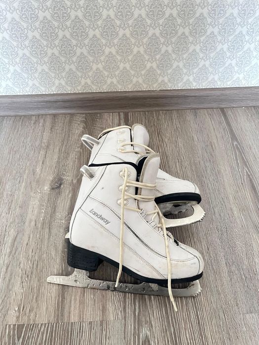 Продам коньки 36 размер…