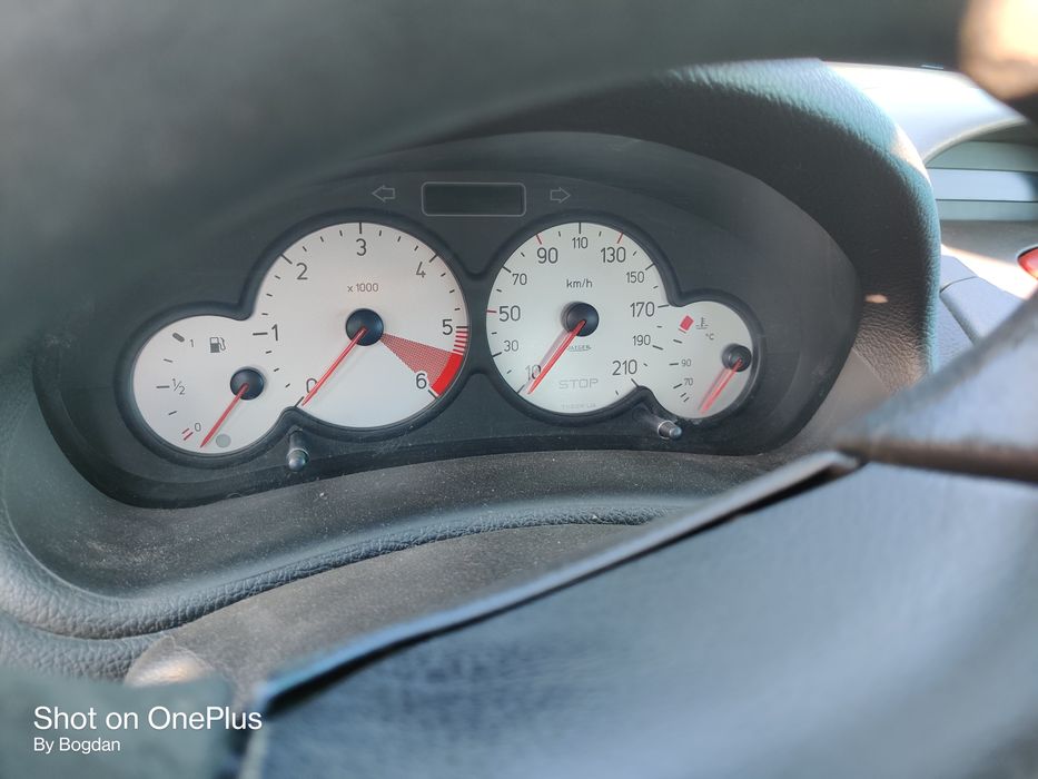 Vindem piese rezultate din dezmembrarea unui Peugeot 206