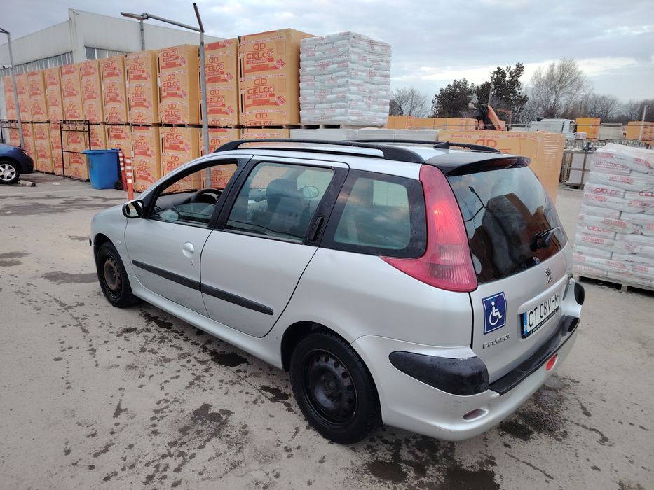 Vand Peugeot 206  sw
An de fabricatie 2004. Pret: 600sw0
Motor 1.4 ben