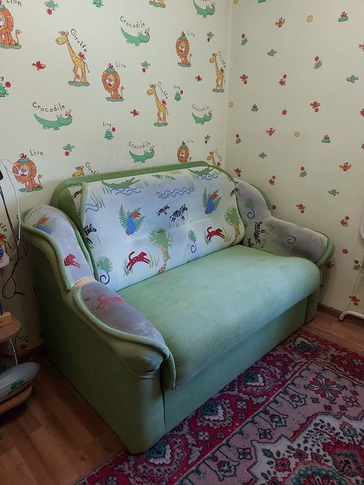 Диван для детской комнаты