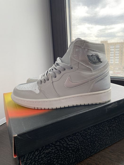 Продам кроссовки Nike