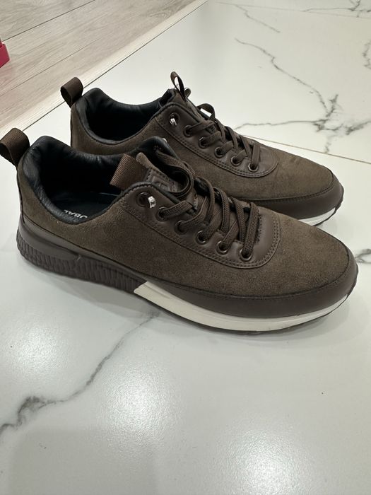 Продам кроссовки мужские