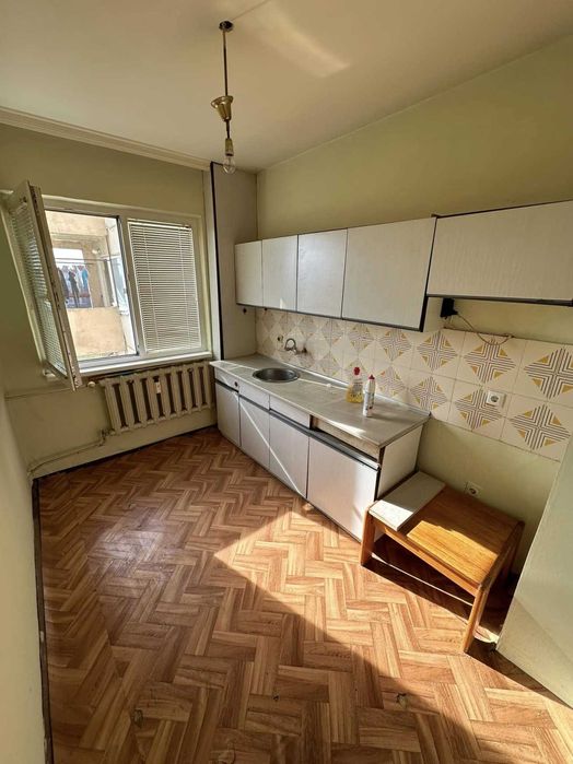 Продава се Тристаен апартамент в Пловдив, Тракия - 68 кв.м за 1375 €/кв.м - Снимка #2