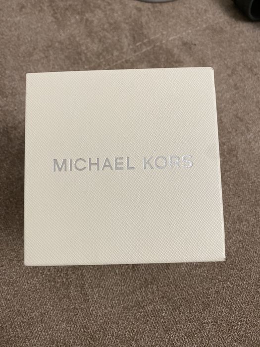 Продам женские часы