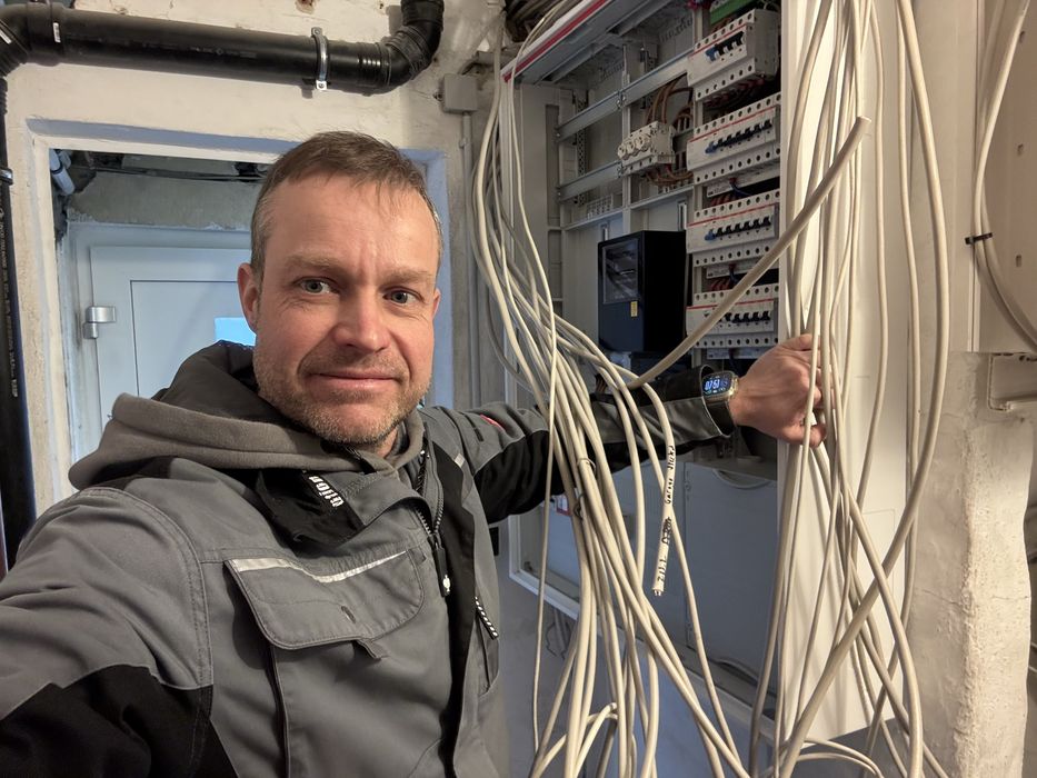 Електроуслуги за дома и бизнеса | EnergoLight