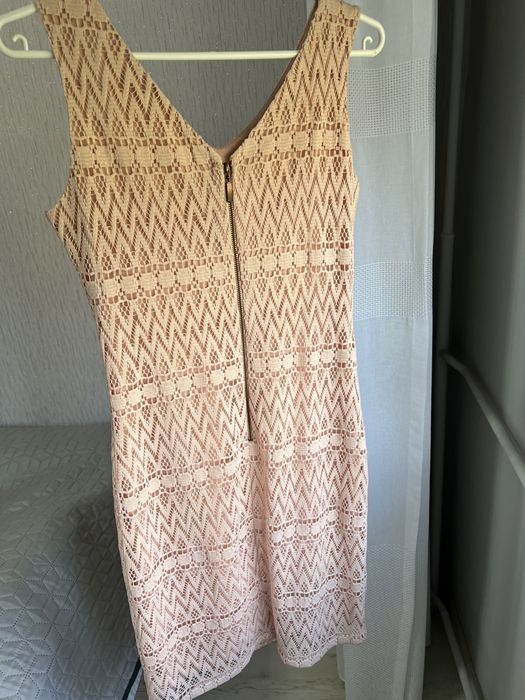 Vând rochie de zi/ de seară