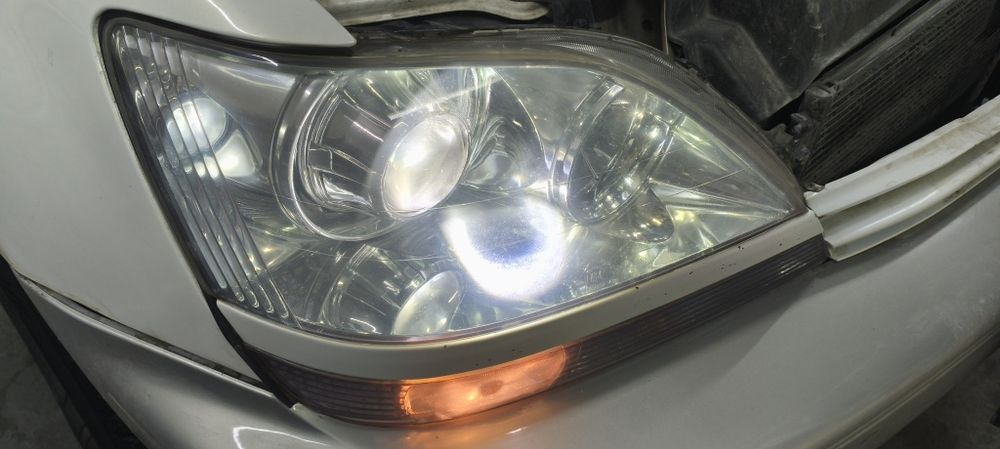 Фара правая Лексус RX300