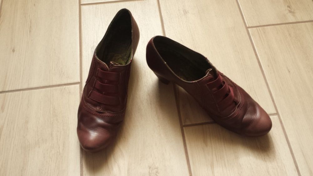 Botine 42 piele. Dama. Culoarea bordo