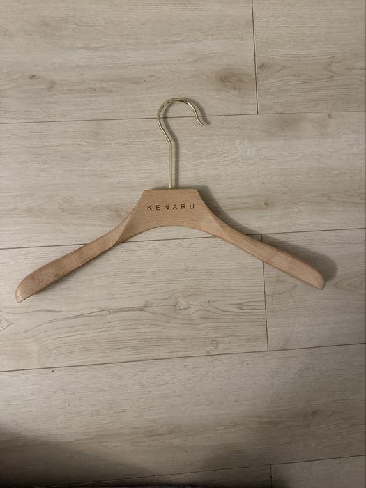 Вешалка деревянная