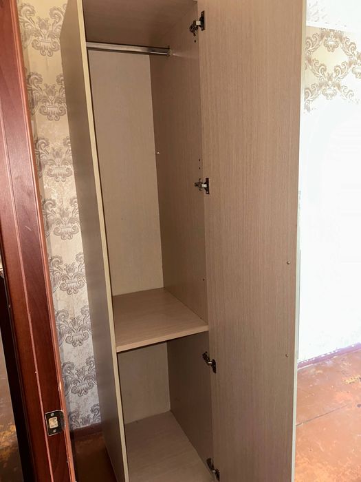 Продам шкаф с зеркалом
