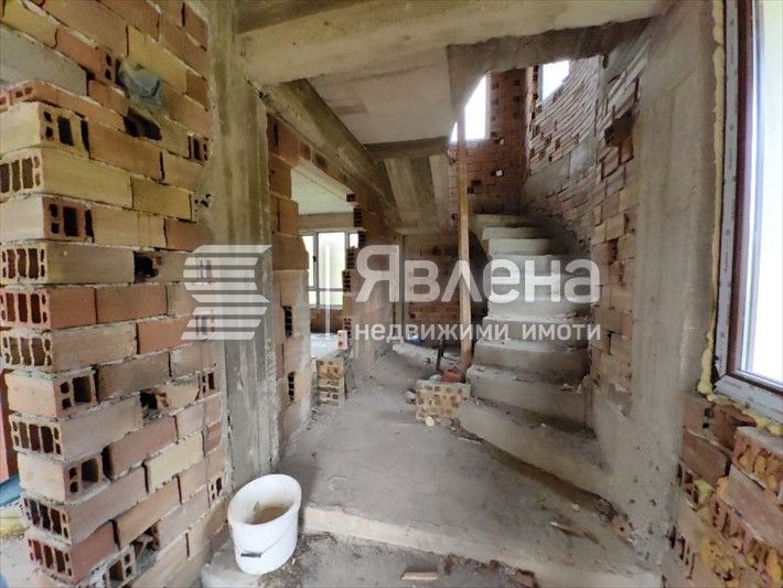 Двуетажна къща в Изгрев