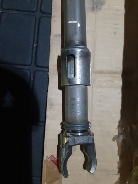 Вал рулевой колонки на ланд крузер 100