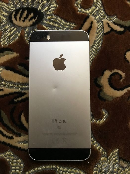 IPhone se 32 GB.