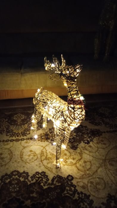 Новогодний светящийся олень