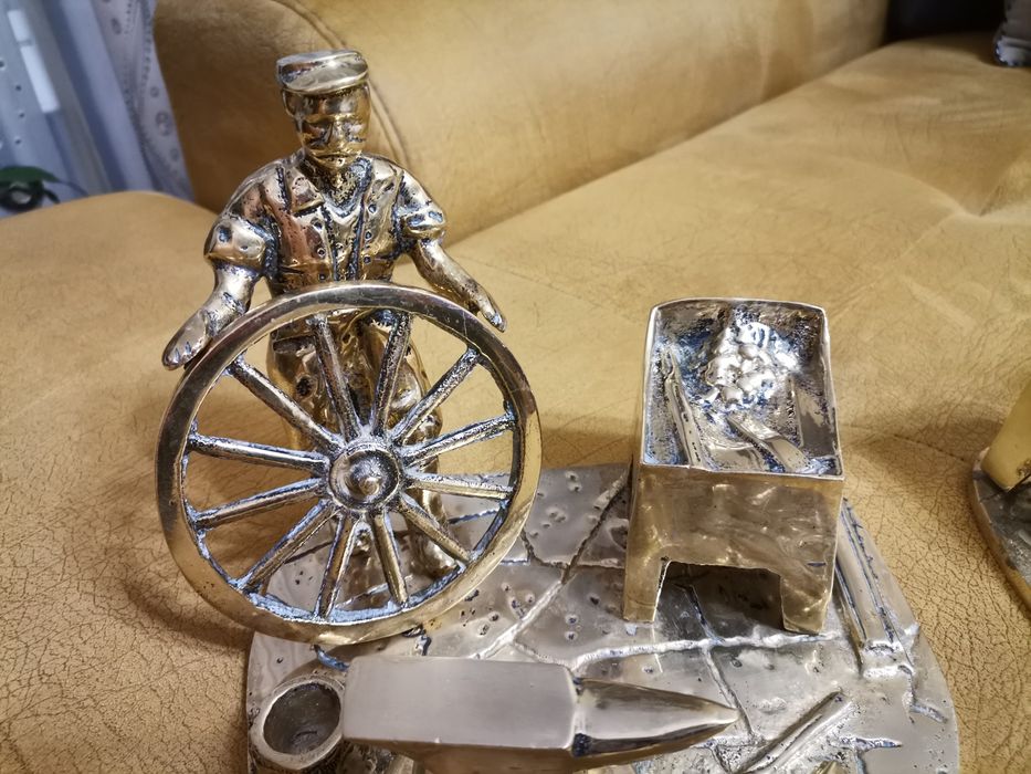 Старинна бронзова мастилница