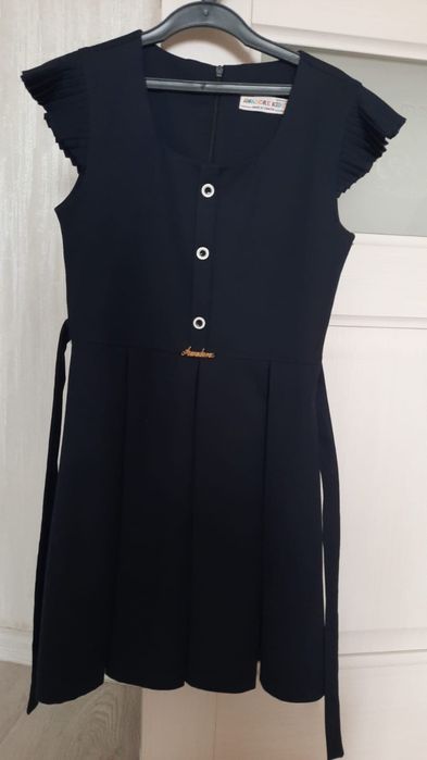 Продам школьную форму для девочек