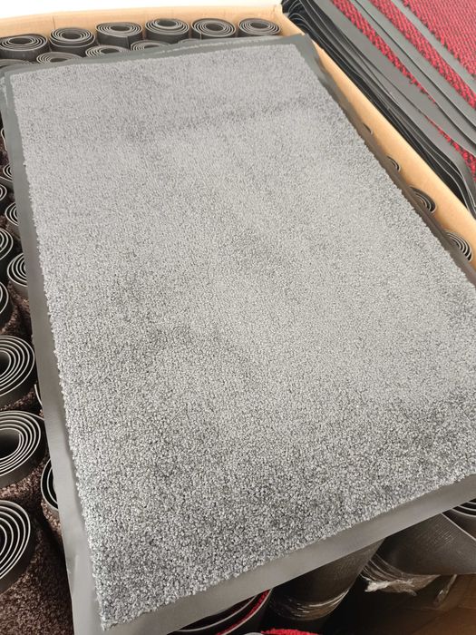 Ликвидация на алуминиеви изтривалки с мокет и размер до 75см ширина