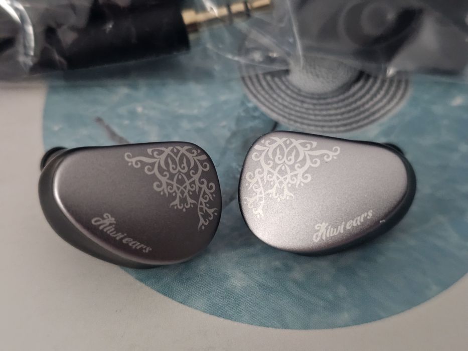 Kiwi ears Cadenza 2