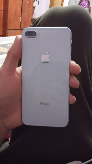 Iphone 8+ tell tinnu hic qanaqa aybi yoq pamyat 64 yomkst 73 radnoy
