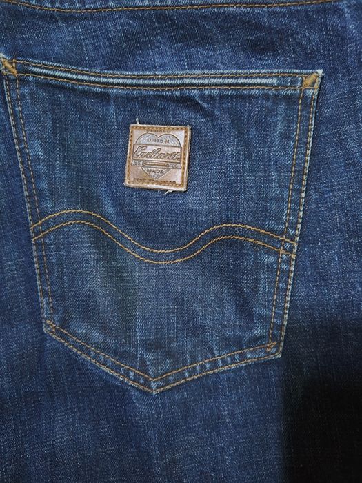 Продавам мъжки дънки Carhartt