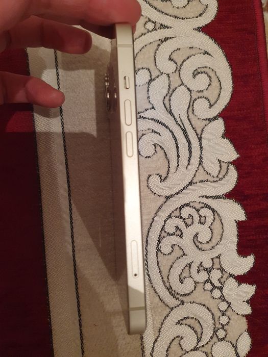 Айфон 13 в хорошем состоянии