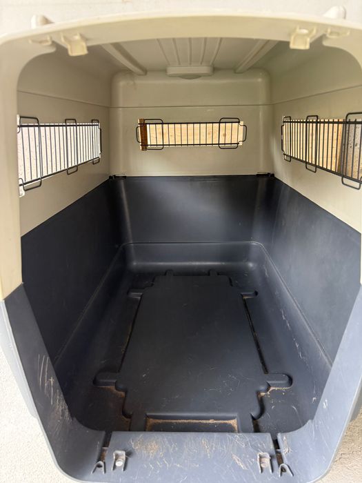 Транспортна клетка за големи кучета