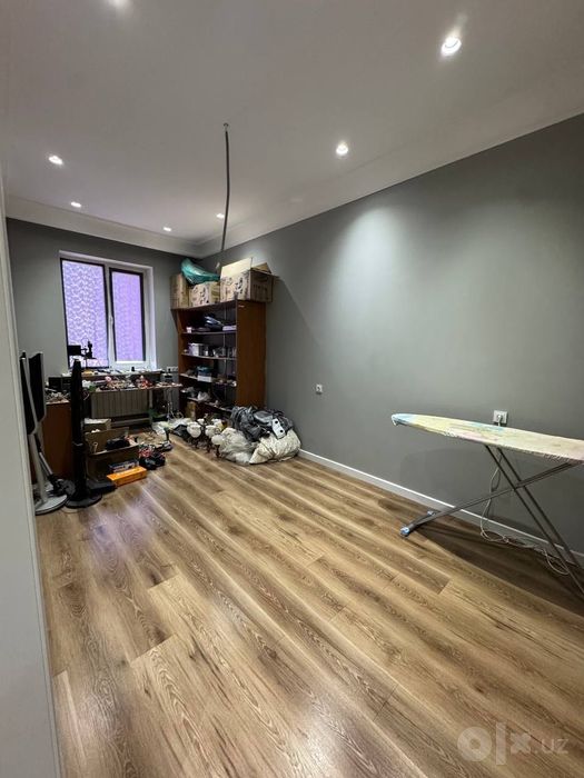 London Продается 4 комнатная квартира ремонт ул.Новомосковская
