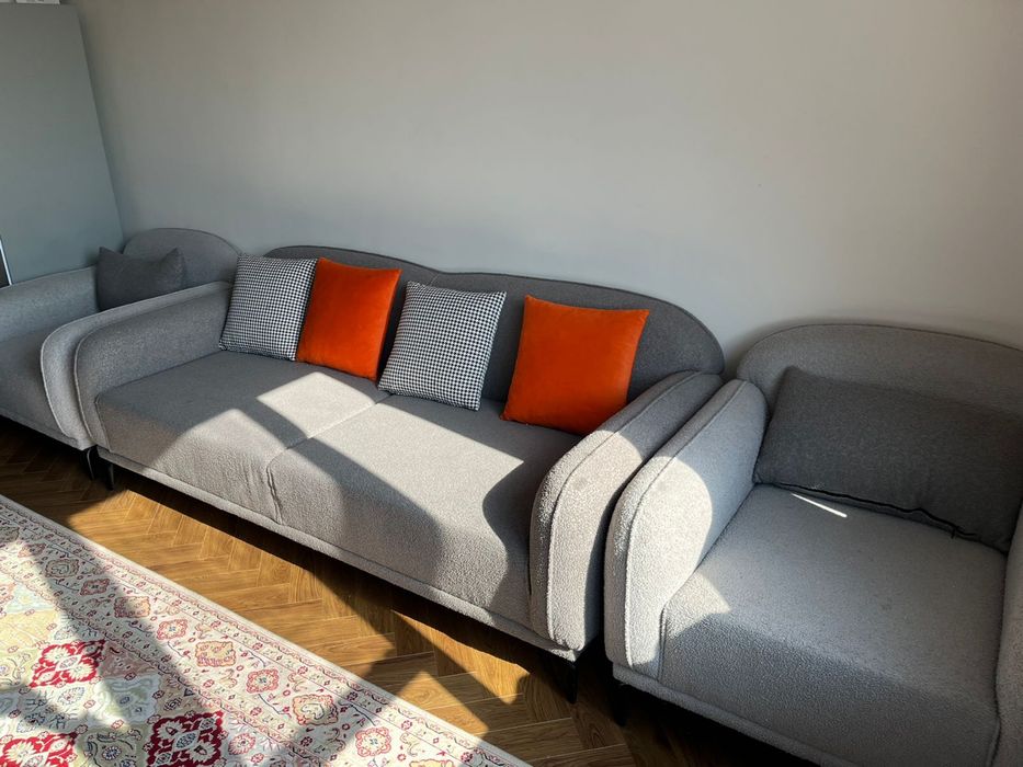 Диван с двумя креслами