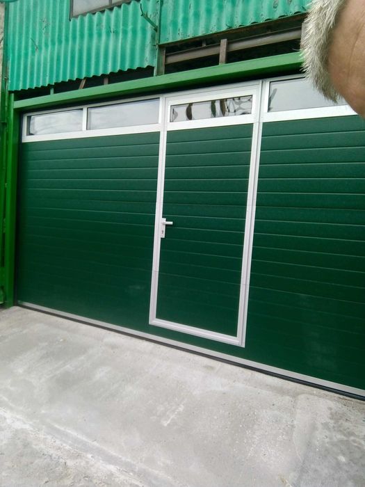 USA DE GARAJ rezidențială.