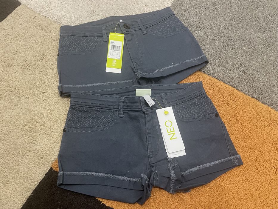 Adidas Neo, Нови Оригинални дамски панталонки 26 и 27 размер