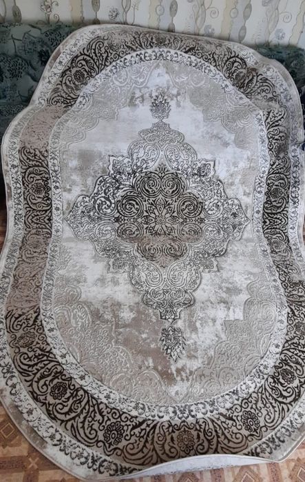 Продаётся ковёр 200×300