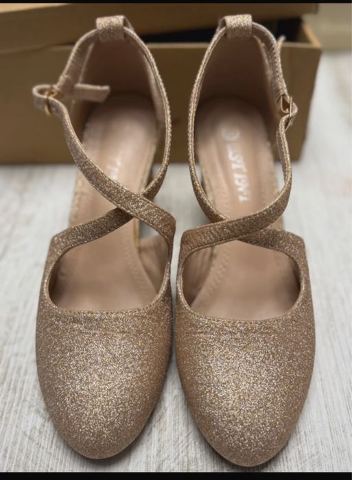 Pantofi elegantii cu toc