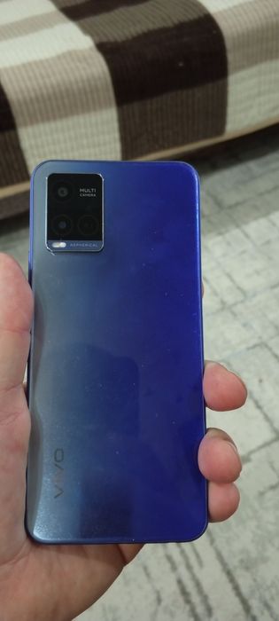 Телефон vivo в рабочем состоянии