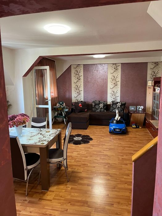Vand Mansarda 3camere situata in zona Mihai Viteazu, Cedoniaan. Mobilata utilata si intabulata — fotografia 3