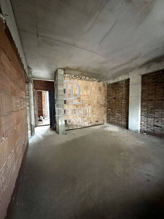 Продава се Тристаен апартамент в Варна, Колхозен пазар - 109 кв.м за 843 €/кв.м - Снимка #1