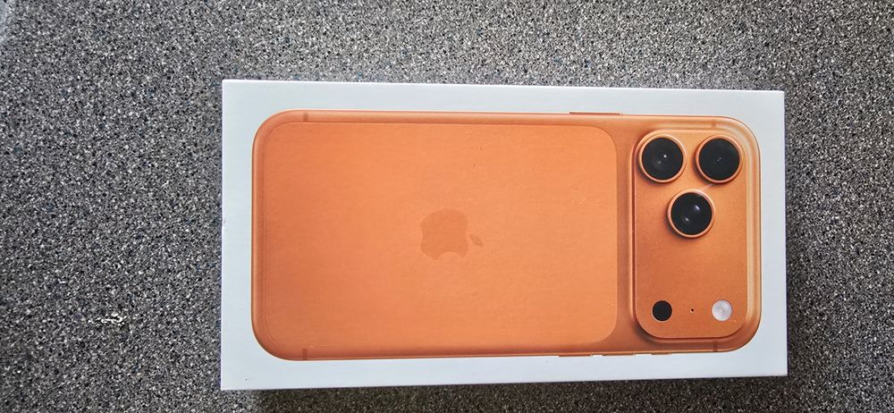 Apple iPhone 17 Pro Max, 512GB, 5G, Cosmic Orange