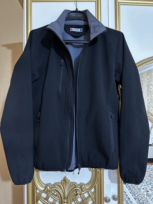 Ветровка. Размер S