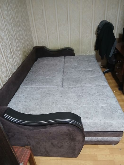 Продаю диван угловой