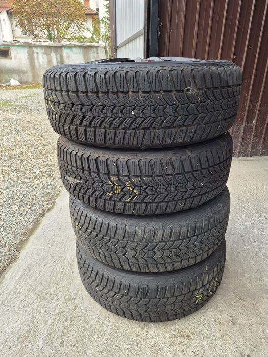 Vând jante tablă, cauciucuri iarnă, capace/16 pentru Logan 2024
